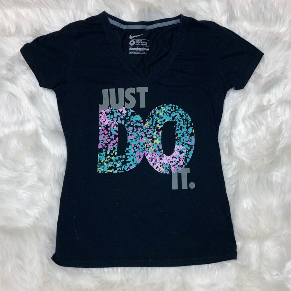 ⚡️4 items for $20⚡️ Nike T-shirt